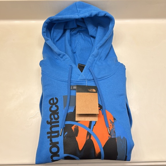 The North Face Men’s Hoodie Pullover - Picture 4 of 8